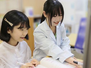 ≪文系の塾講師募集！≫
生徒の良い所を発見するだけではなく、
講師同士の良い所を発見し、強みを伸ばし合える環境があります！