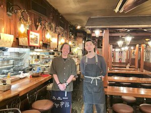 活躍中のスタッフには、
映画・テレビ・演劇・芸能界・文芸などの世界を目指す方も！
一緒に夢を目指して楽しく働きましょう！