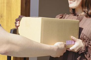 報酬の週払い応相談◎
「今月出費が多くて…」
「急な約束が…」
そんなときでもしっかり対応！
お財布のピンチにも安心です♪