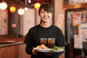 バイトデビュー大歓迎★*
お仕事に慣れるまでは、レジ業務はお任せしません！
徐々にできる事を増やしていければＯＫ