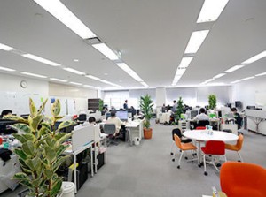 ――NEW STAFF大募集！
キレイで快適なオフィス◎
最寄り駅からも徒歩1分