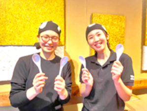 優しいスタッフいっぱいで続けやすい◎
勤続手当は超太っ腹♪
★半年継続⇒5000円／月
★1年継続⇒1万円／月