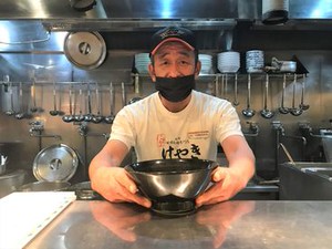 アルバイト初心者でも大丈夫！
とにかく優しいキノシタ店長があなたをしっかりサポートします♪
お気軽にご応募してくださいね◎