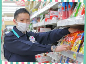 店舗総合スタッフ大募集！
一括採用後、適性に合わせて
部門に配属となります！