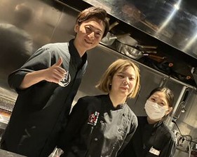 ＼8月1日～リニューアルオープン予定／
新たな”白か黒“を一緒に盛り上げてくれるNEW STAFFを大募集◎