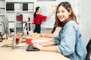 シフトは自己申告制★
『就活と両立しながら』『他のバイトとかけもちで』など、働き方はあなた次第♪
留学生さんも大歓迎！
