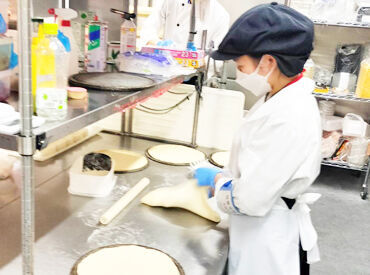 幅広い世代が活躍中！
サポート充実で働きやすい環境です♪
長く働いている方多数◎