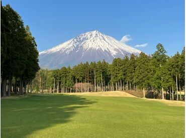 富士山麓の元、自然に囲まれた空間で
気分転換もかねてリフレッシュしながら
のびのびお仕事しませんか♪