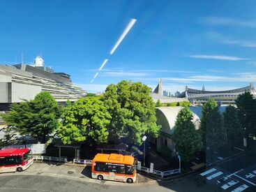 オフィスから見える風景です♪
綺麗な景色を感じながら、
仕事ができて気分爽快！