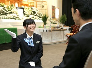 式典の司会進行などはナシ
会場内の準備など補助業務のみ
やることは全て決まっています◎
初めてでも問題なく挑戦できますよ