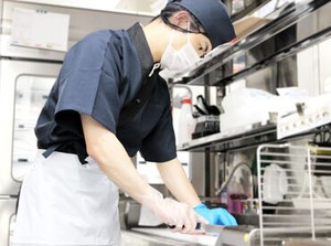 あのくら寿司の高級店が関東初出店。
お客様が心静かに過ごせる
「隠れ家（隠れ蔵）」のような空間をご用意しています。
