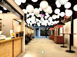 ＼TVでも取り上げられた話題のお店／
お客様と触れ合う事が好きな方におすすめです！
お客様との会話を楽しんでくださいね！
