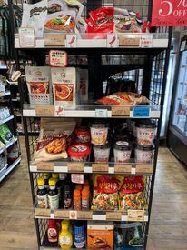 未経験・バイトデビューもOK！
お客さんも韓国好きな方が多いので
楽しくおしゃべりも♪
接客好きな方にオススメです！