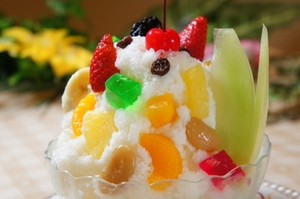 ＼接客や料理の経験が無くてもOK！／
注文取りや盛り付けなど
簡単なお仕事から
少しずつお任せします♪