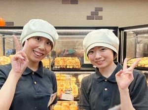 ―【パン販売のお仕事】―
未経験でも始めやすい環境を整えて待っています！
おいしいパンをお得に食べられる社割あり◎