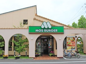 外観写真は新さくら通り店
お仕事終わりに「スタッフ割」でお得にモス商品を食べることも出来ちゃいます◎