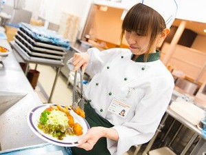 料理好きな方や未経験スタートの主婦も多数活躍中！
家庭でも活かせるお料理スキルが学べます♪
経験者は優遇＆随時昇給もあり★