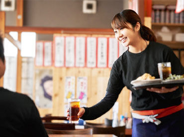 ＜30代社員活躍中！＞
お客様の「美味しい！」が大きなやりがいに！
店舗運営に携わるお仕事を始めませんか？