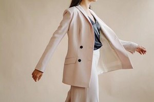 ﾟ*｡☆ NEWスタッフ募集 ☆。*ﾟ
アパレルデビュー応援♪
未経験大歓迎！
20代～30代女性STAFF活躍中☆彡
社割あり☆彡