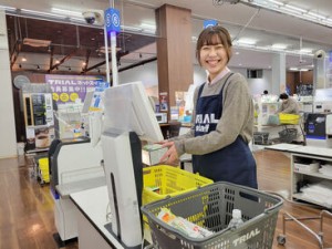 トライアルのスタッフ大募集★
未経験～経験者まで大歓迎！
世代問わず活躍できるお仕事です！