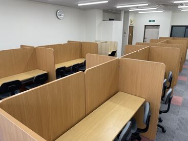 室長や講師の方もみんな優しい
アットホームな職場です◎
個人のスキルを尊重するので
自分のやりやすい科目で指導できます！