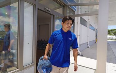 賞与や昇給で、頑張りは還元します！！
将来的には、店長を目指してさらに収入UPを狙うことも可能です☆彡