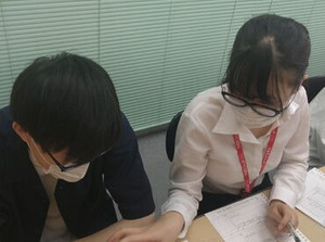 担任制を取り入れているので毎回同じ生徒を担当していただきます。相性も考慮して授業を組むので、緊張せずに授業が行えます♪