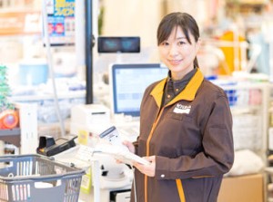 他店舗では40～50代の方が活躍中！
中高年の方を積極採用しています！
扶養内もご相談ください♪未経験でも大歓迎です！