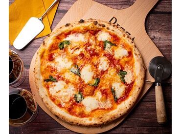 ＼イタリア料理店のキッチン大募集！／
未経験OK★
「いろんな料理をおぼえて友達にふるまってます！」
そんなスタッフも♪