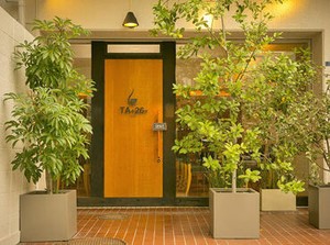 ＼NEW STAFF大募集★／
「一人じゃ不安…」なんて方は
友達と一緒の応募もお待ちしています◎