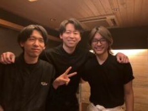 豪華なまかないが無料で2食べれる♪
夜のお腹がすく時間帯に嬉しい制度！
遠慮なく美味しいお肉を堪能できちゃいますよ！
