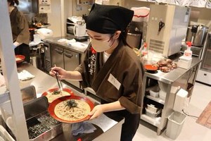 ＼商業施設内でのお仕事／
仕事終わりに買い物をして帰ることも可能！
夕飯の献立も考えやすいんです♪