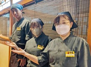 全席タッチパネル導入済みだから緊張するオーダー取りはほぼなし♪
無煙ロースター完備の快適空間◎