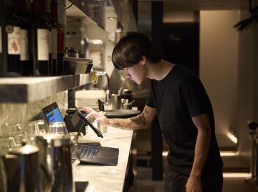 綺麗な店舗で働きたい方にオススメ！
是非お気軽にご応募ください♪