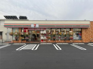 明るくチームワークの良いお店。初めてでも丁寧に教えるので安心。留学生が多数在籍。仕事のレベルに応じ時給が上がる仕組み有。