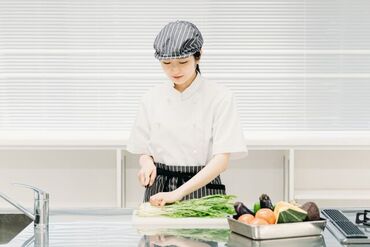 家事の延長感覚で働けます◎
普段から料理をする方であれば
特別難しい作業はありません！
※画像はイメージ