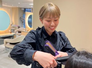 仕事もプライベートも充実する環境あり♪
美容業界での再スタートは、
ぜひ株式会社アースホールディングスで◎
