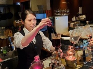 コーヒーの香り漂う「ホッ」と心落ち着く雰囲気の店内…★
ゆったりとした時間を過ごしていただけます♪