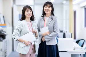 ＼営業で正社員デビュー♪／
17時半定時で残業ほぼなし◎
昇給・賞与はもちろん、その他各種手当なども充実！
※イメージ