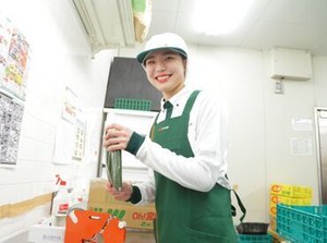 現在のスタッフもみんな未経験からスタートしました♪先輩スタッフが側にいるから、わからないことも聞けるのも安心ポイント！