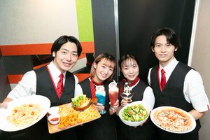 お客様とスタッフの笑顔があふれる職場
まずは元気に挨拶から！