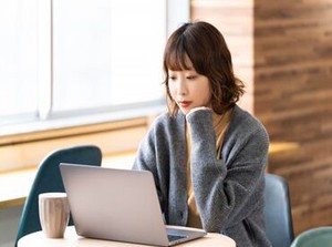 WEBで簡単登録！
お仕事スタートまでに必要なスキルや経験は一切ありません♪
そのままのアナタで高時給がGETできます◎