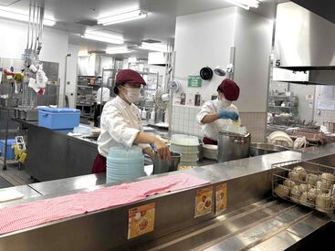 ＼大学内食堂の調理補助大募集☆彡／
調理資格や飲食キッチンの経験がなくても大丈夫な作業ばかりですよ◎