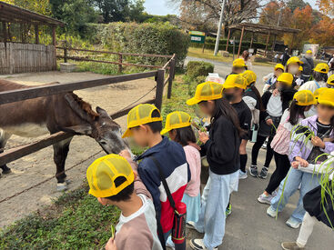 ＼子どもの成長をサポート！／
「ただいま～！」と元気いっぱいの小学校1～6年生が通う楽しい放課後児童クラブで　す◎