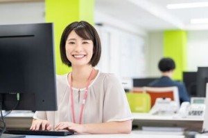 出入りする業者さんや他部署との電話対応や
決まったフォーマットに数字を入力する業務がメイン！
未経験でもご応募OK◎