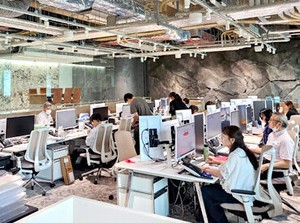 ＜明るく、きれいなオフィス＞
三田駅・田町駅直結！
オシャレな内装が自慢の新築ビルです♪