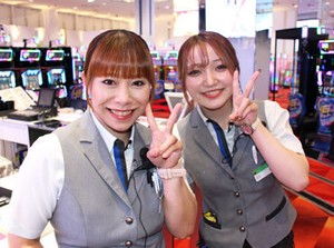 髪色自由！ネイル・ピアスなども全てOK！
制服はありますが、個性そのままにお仕事いただけます♪