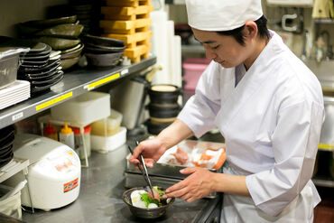 調理作業もカンタンです◎
未経験からでもすぐに慣れますよ！