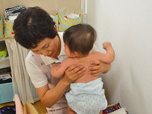 病気療養が必要なお子様をお預かりする保育室ですので、小規模で一人ひとりと向き合えます。