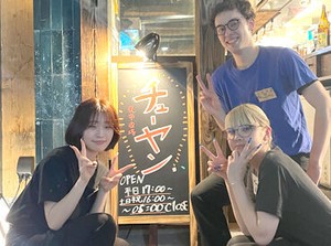 実際に金髪のスタッフもいます(笑)
オシャレ自由の職場で自分らしく働こう♪